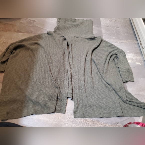 Free People Beach World Traveler Waffle Knit Cowl Neck Sweater. Green. Boho. M. - Picture 8 of 9